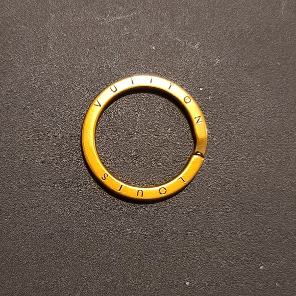 Louis Vuitton keyring - Picture 1 of 3